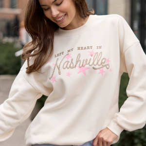 Heart In Nashville Cream Graphic Sweatshirt